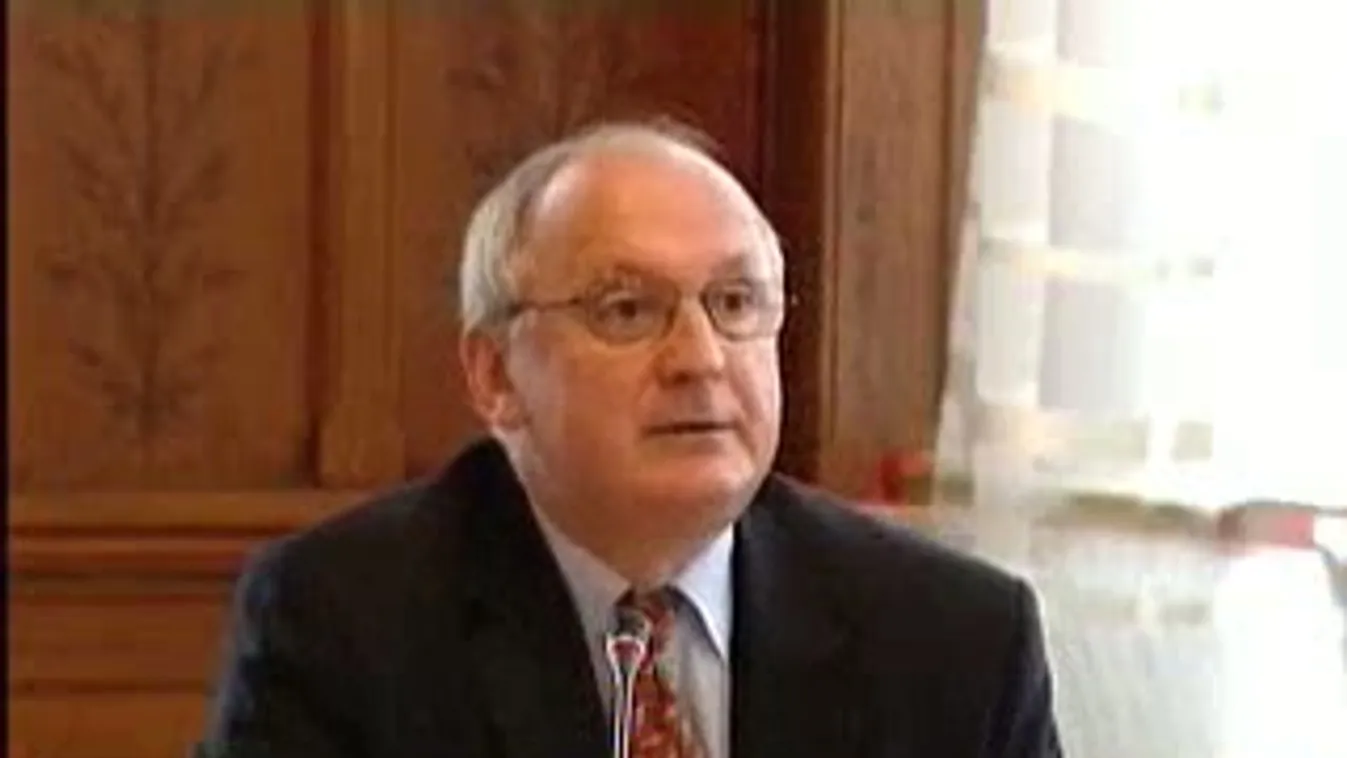 Navracsics: Nem szolgálhatom le Baka helyett az öt évet