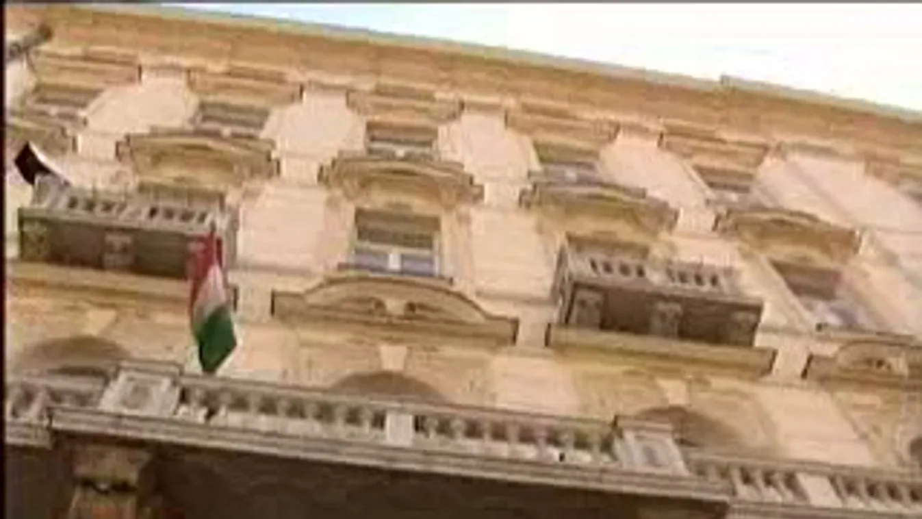 Egyszerre álltak bosszút a bankok?