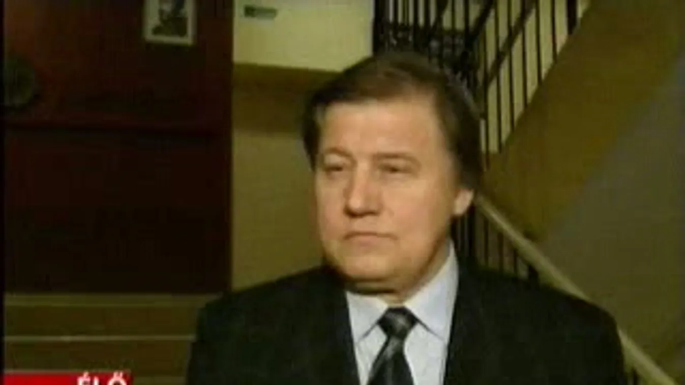 Vérengzés egy középiskolában - Bejelentkezés 15 óra