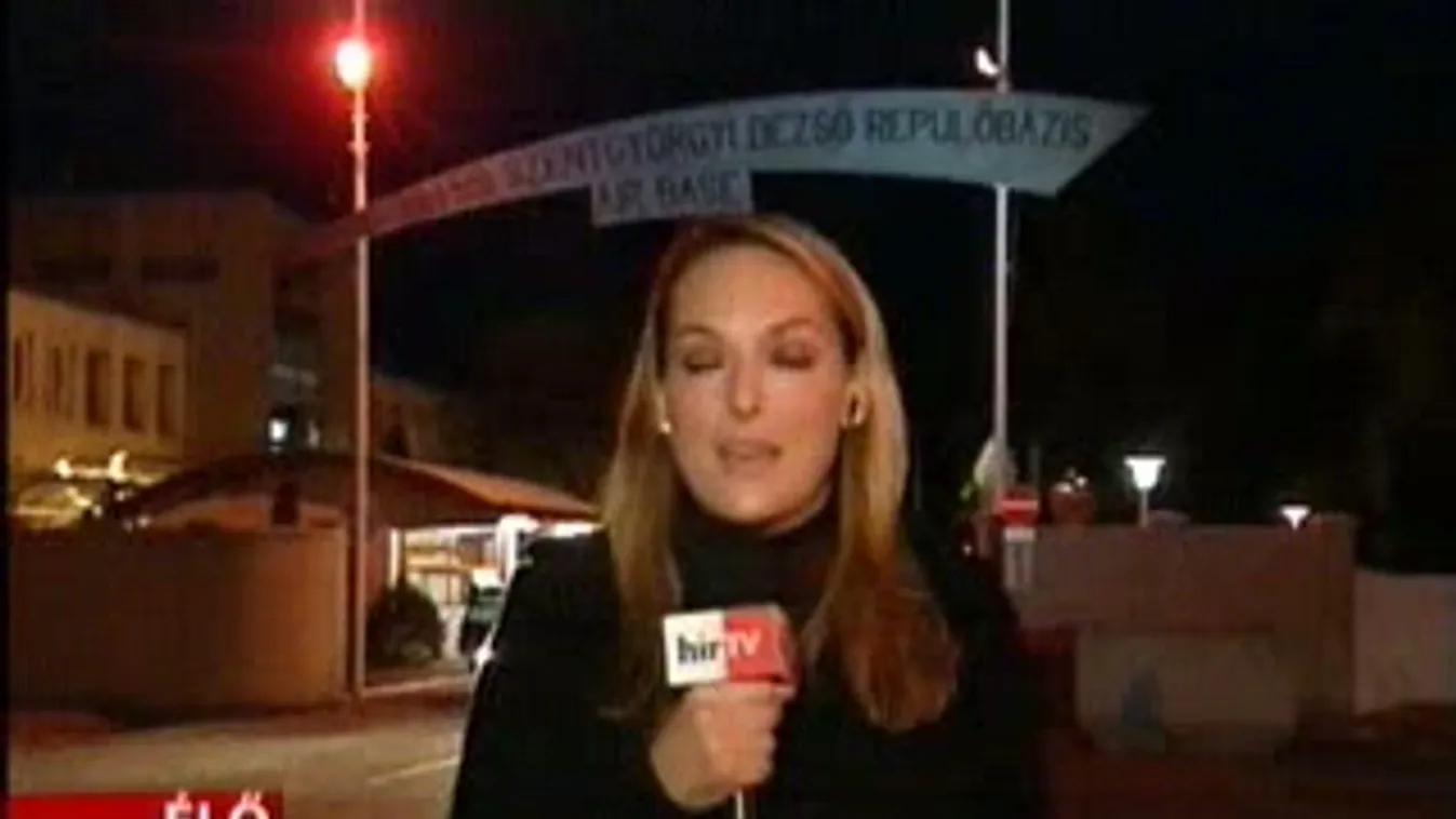 Még nem szállt le a katonai gép