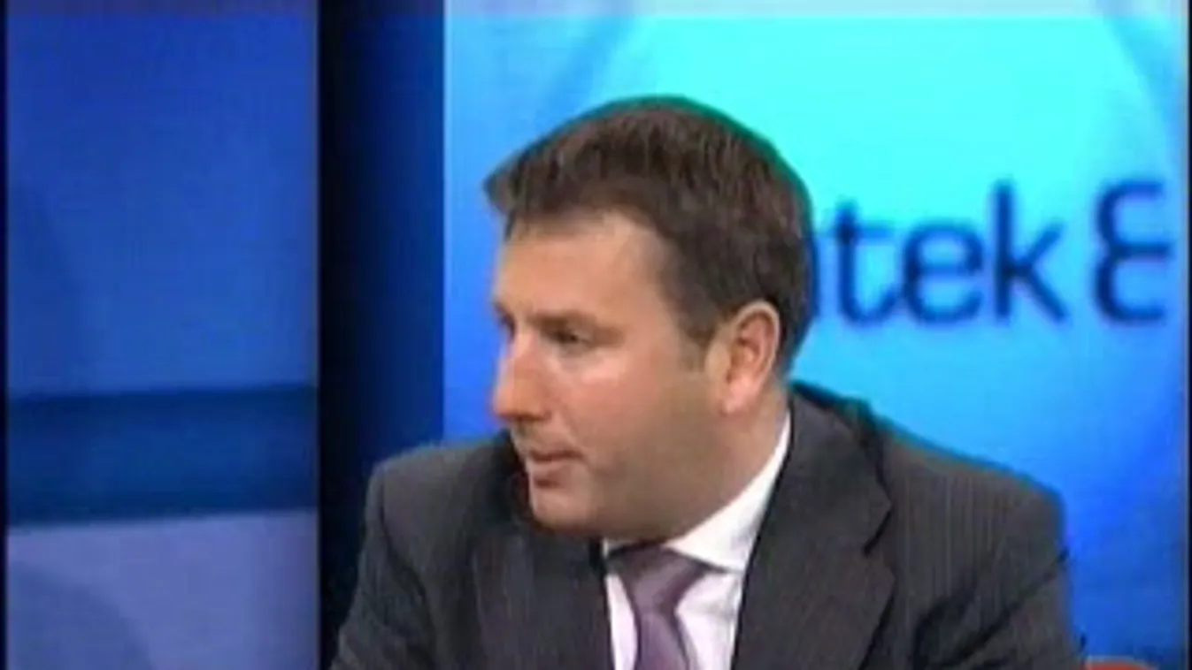 Láng Zsolt – Péntek8