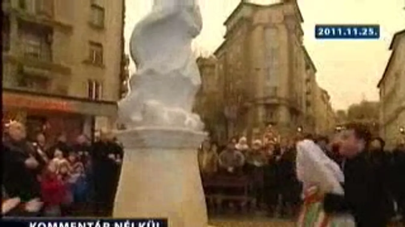 Felavatták a II. kerületben Nepomuki Szent János szobrát