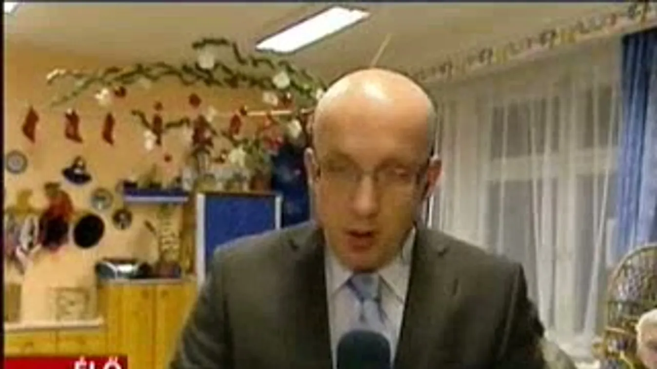 A választópolgárok 33,25 százaléka járult az urnák elé - Bejelentkezés 19 órakor