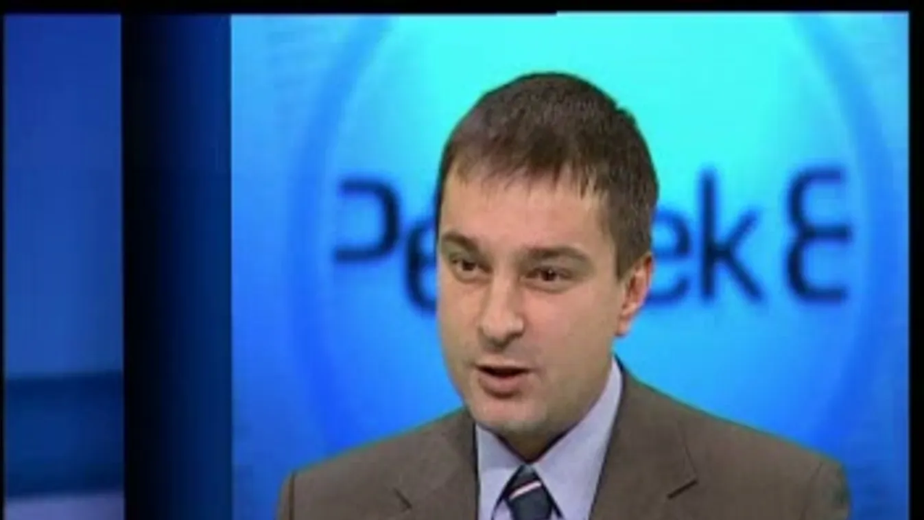 Kiszelly Zoltán – Péntek8