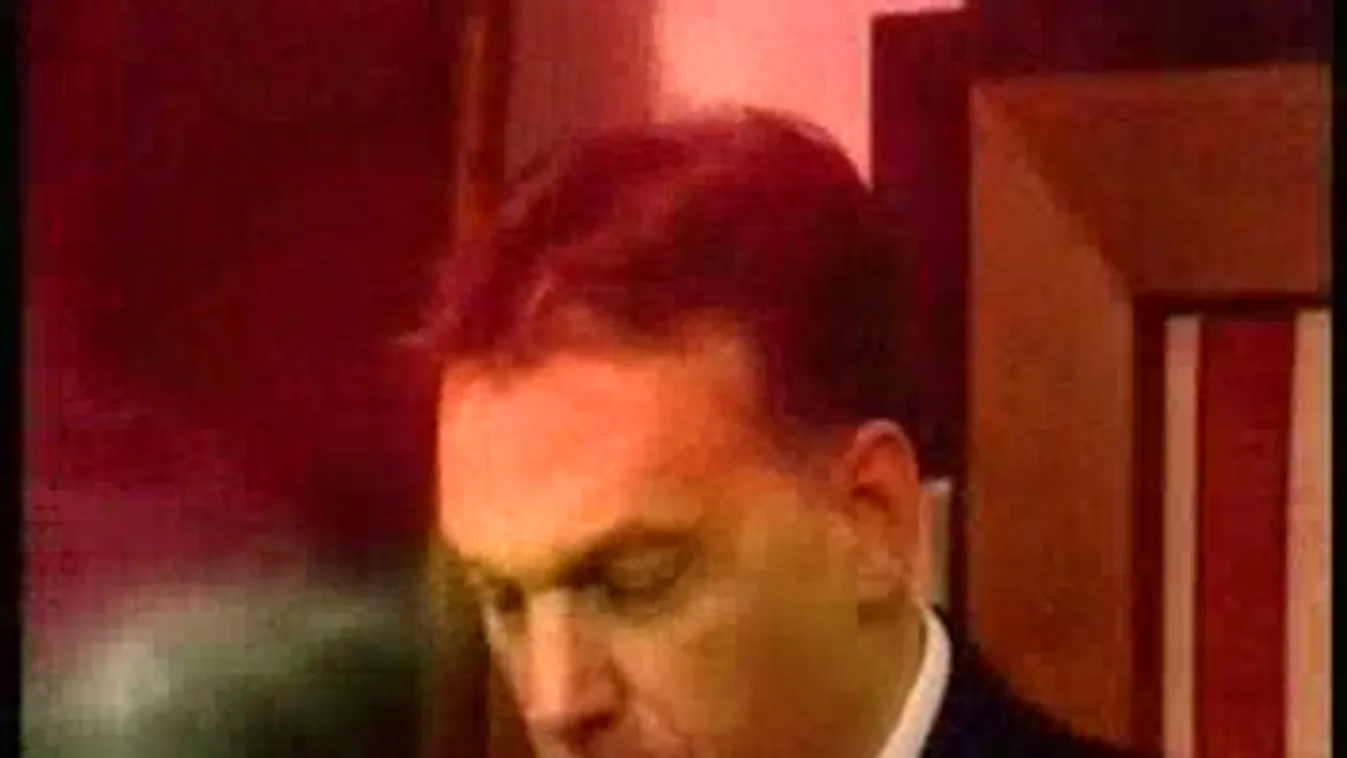 Exkluzív interjú Orbán Viktorral a Hír TV-ben - 2011. 12. 22.
