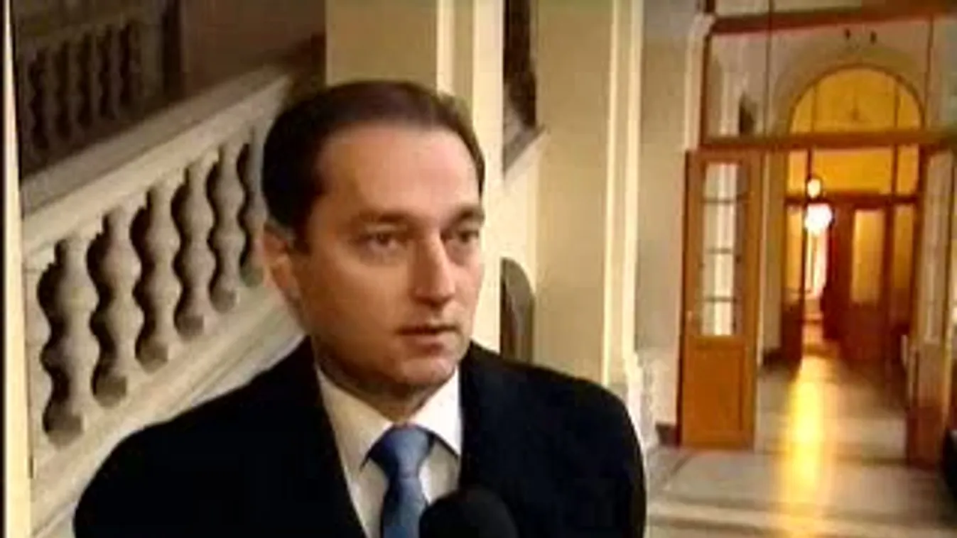 „Önnek 366 millió vesztegetési pénzt adtam”