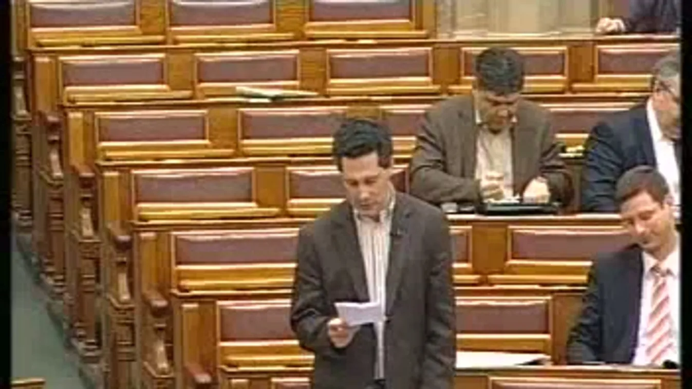 Elvitték Gyurcsányt a rendőrök – bejelentkezés 12-kor - 2011. 12. 23.