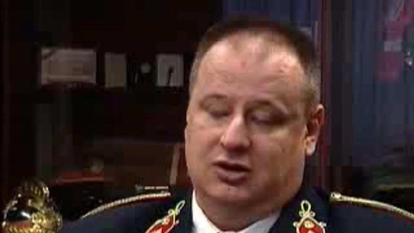 Rés a pajzson – Keresztmetszet