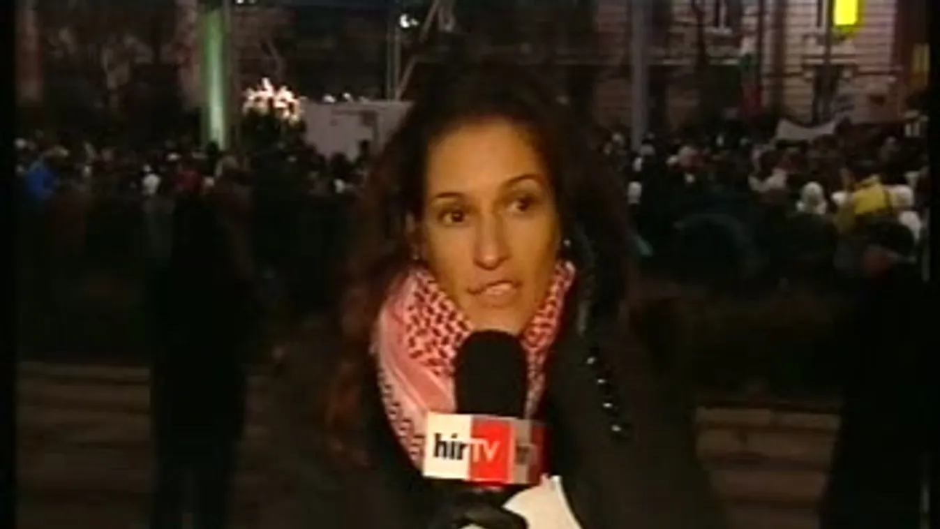 Farkasszemet néznek a Kossuth téren – bejelentkezés 17 órakor - 2011. 12. 23.