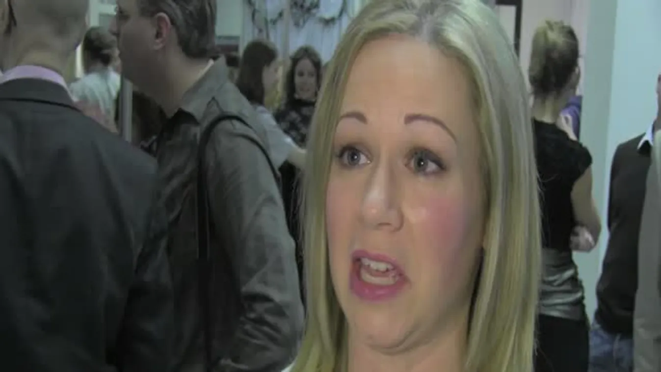 Fülledt erotika - Rúdtánciskola nyílt Budán