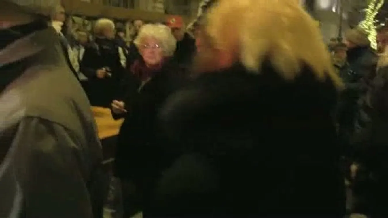 Szópárbaj az Opera előtt