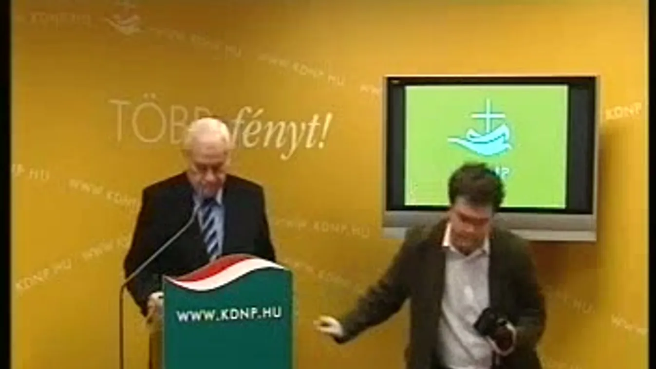 Az ellenzék hangját halljuk külföldről