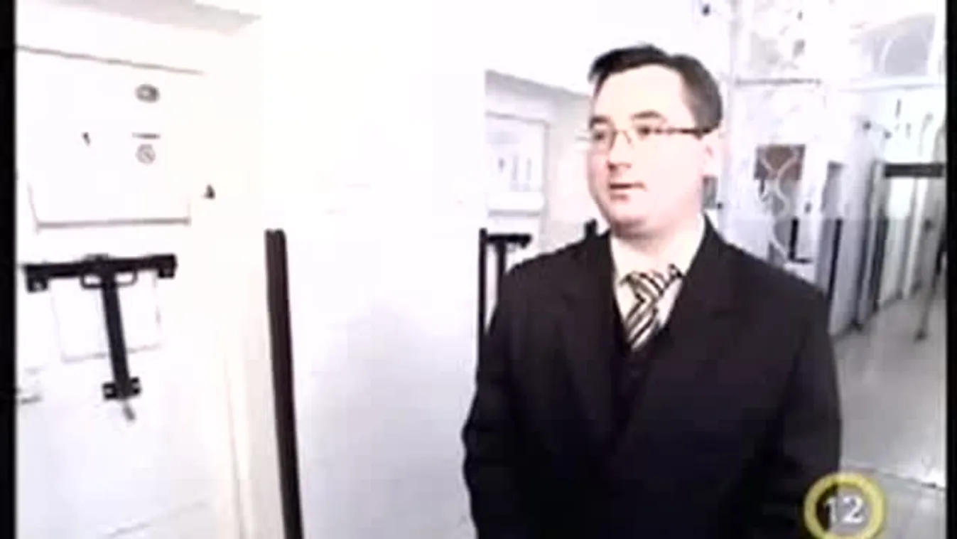  Vakmerő és abszurd – Riasztás