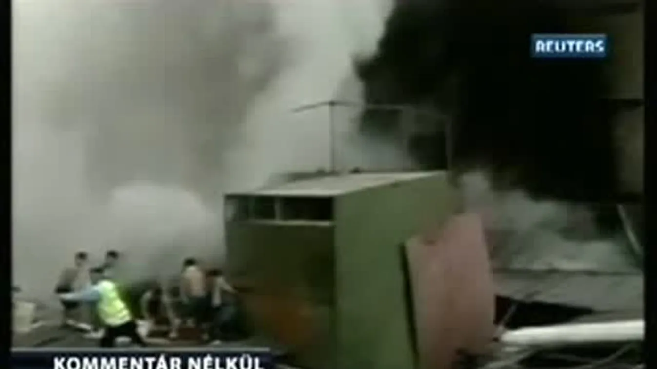 Robbanás egy bevásárlóközpontban – Kommentár nélkül