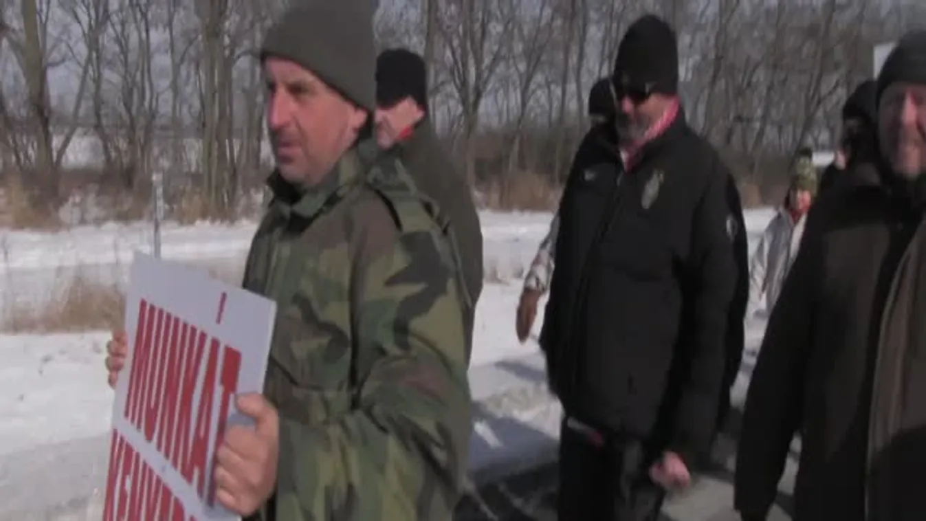 "Elvtársak, az éhes ember dolgozik!"