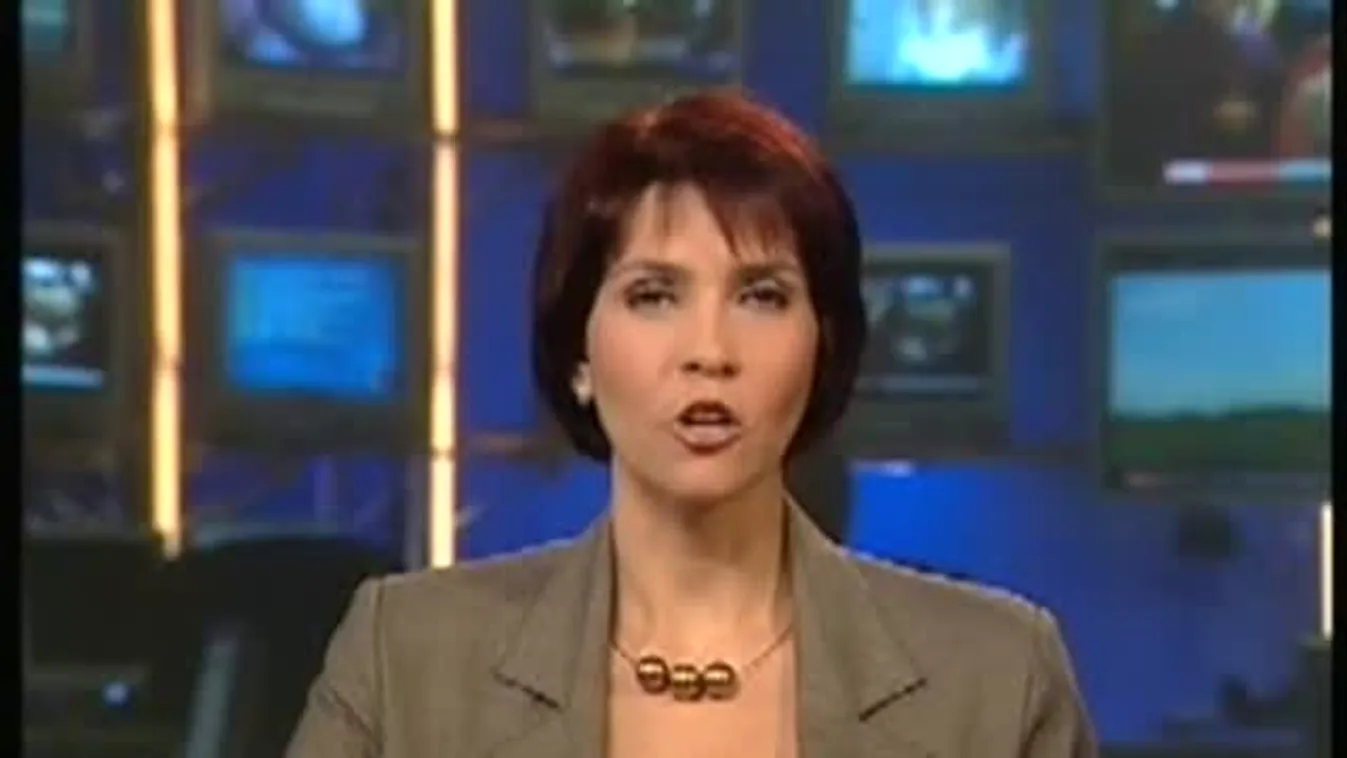 Vörös zászlókkal kivonultak a kommunisták