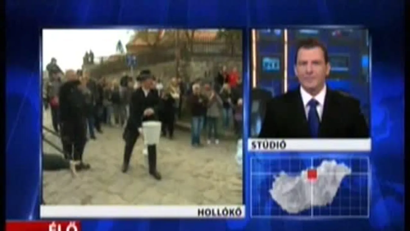 Hollókői húsvéti locsolkodás