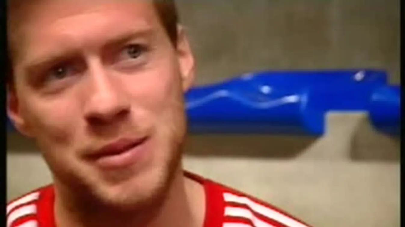 Szájzár a lelátón, himnusz a csendhez – Stopper