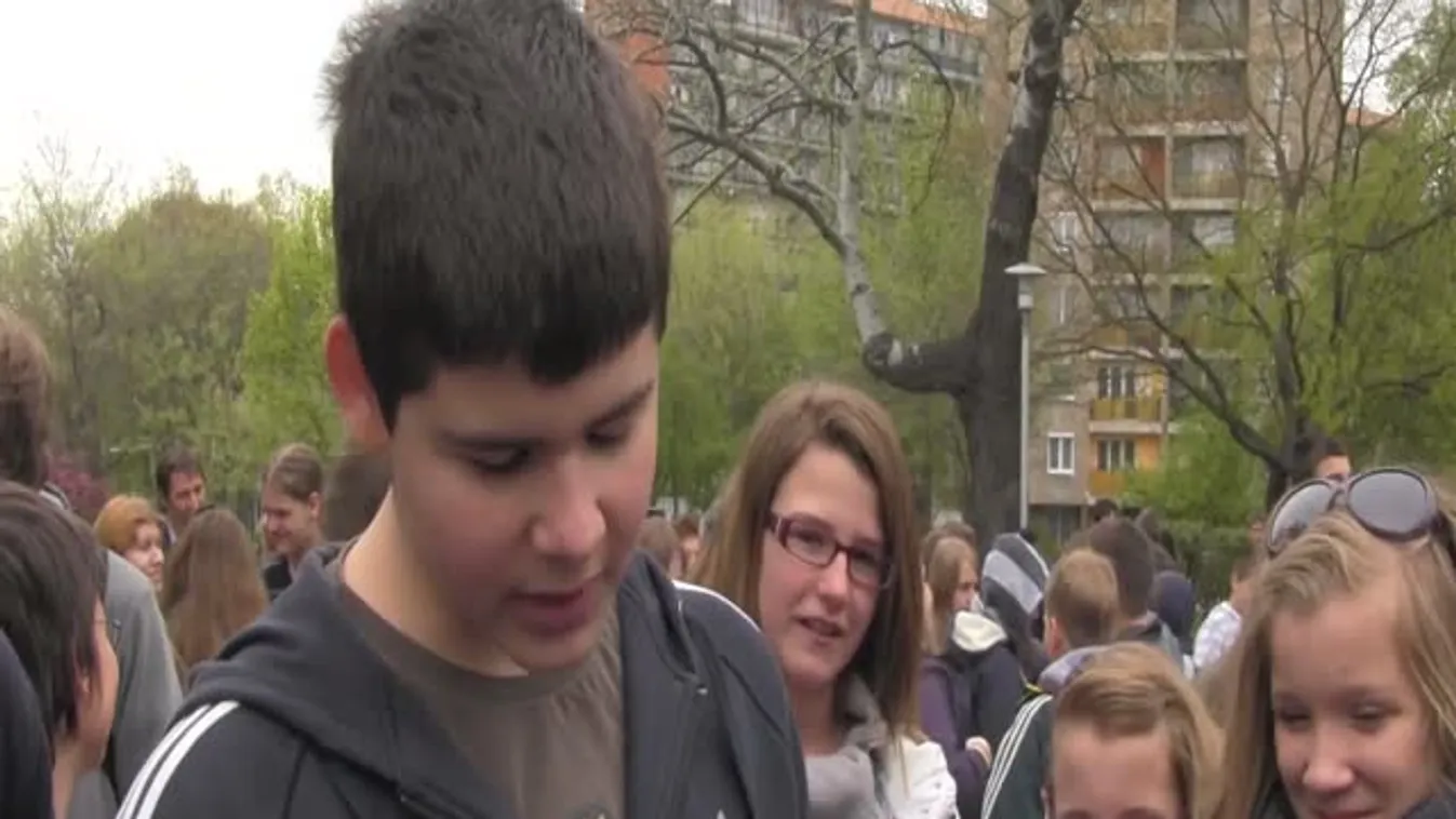 Százak énekelték József Attila versét a Költészet Napján