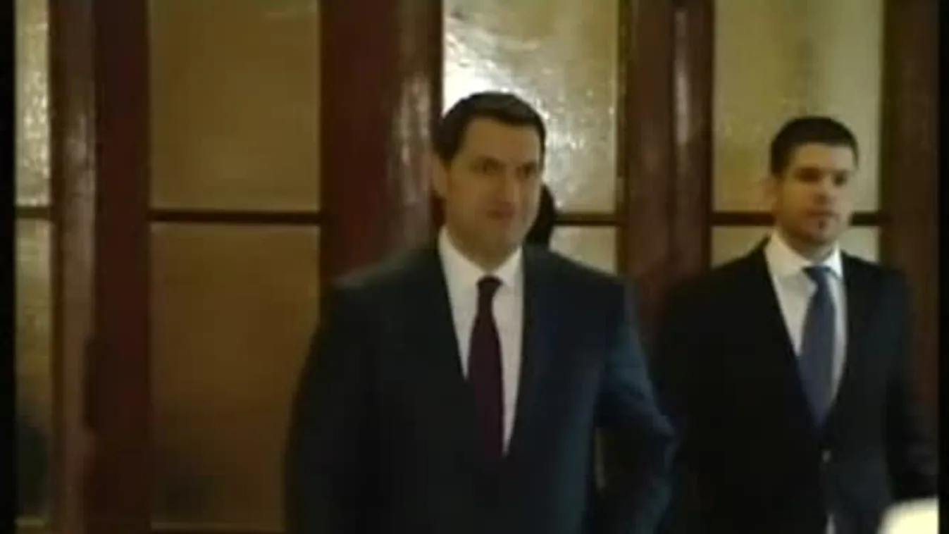 Rogán: Az embernek frakcióvezetőként legyen füle a hallásra