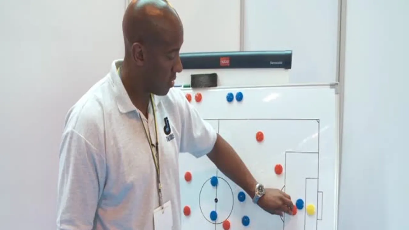 Hogyan lőjünk gólt átadásból?