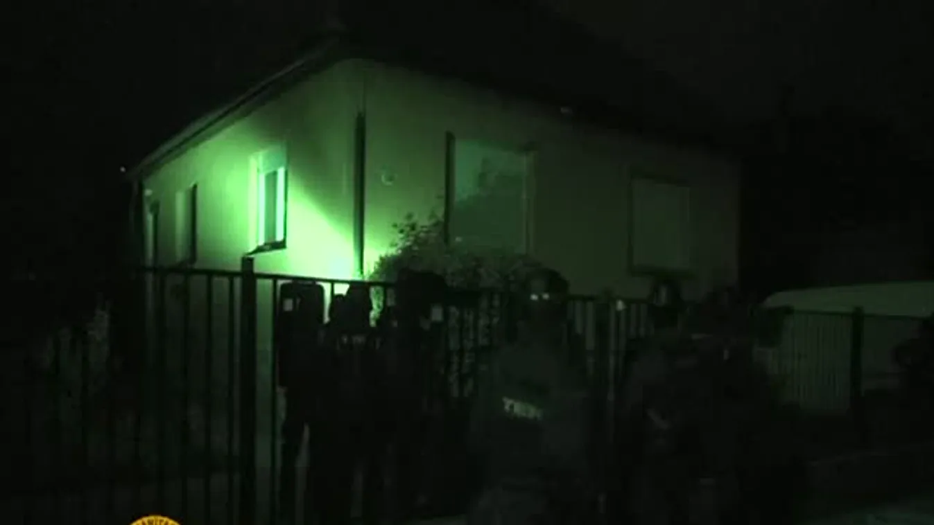 Fegyverek a házban – a TEK segítségére is szükség volt