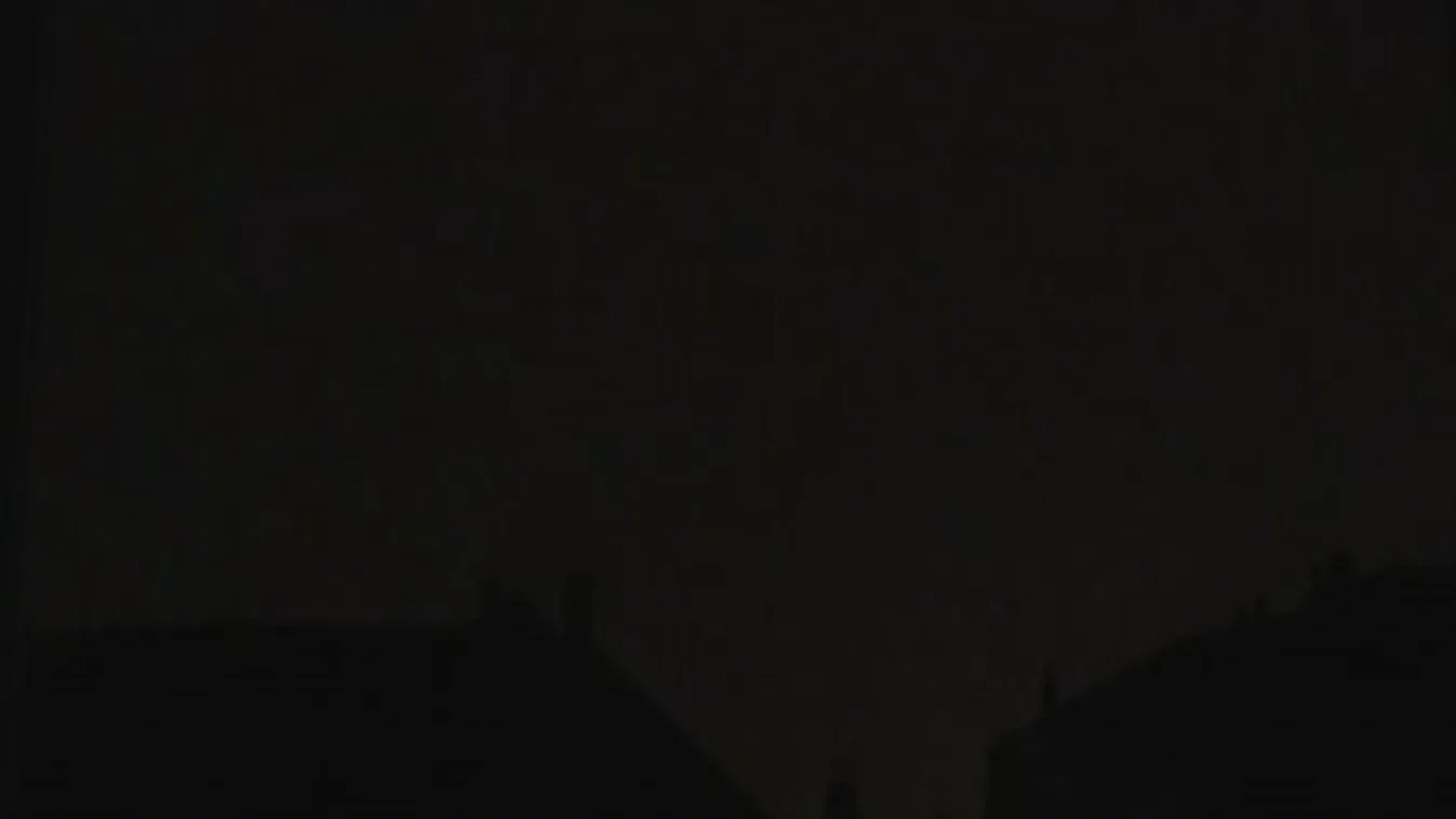 Villámok cikáznak Budapest felett