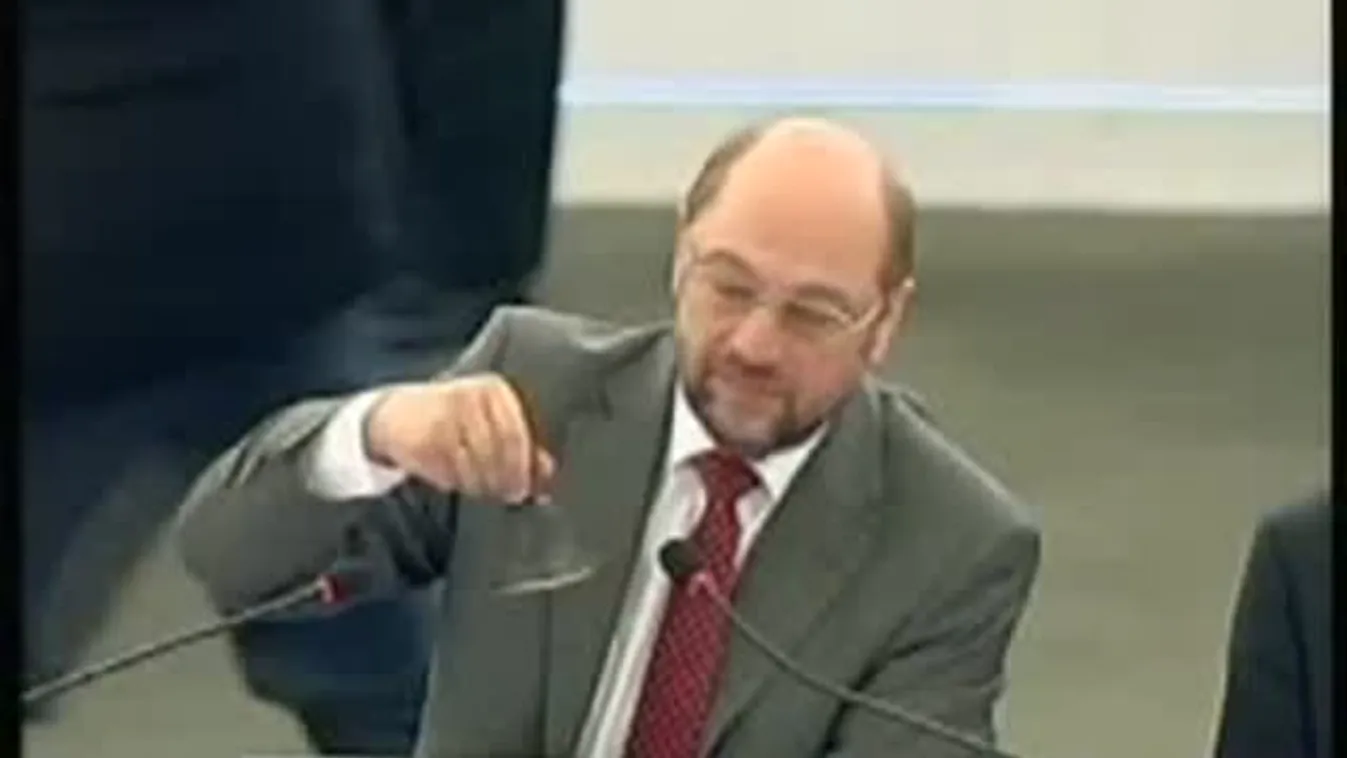 Lentner Csaba – Péntek8