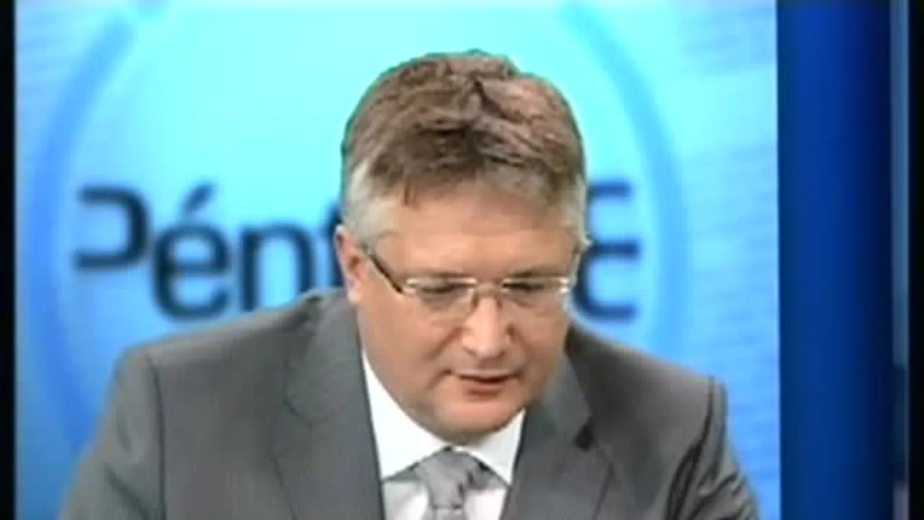 Giró-Szász András – Péntek8