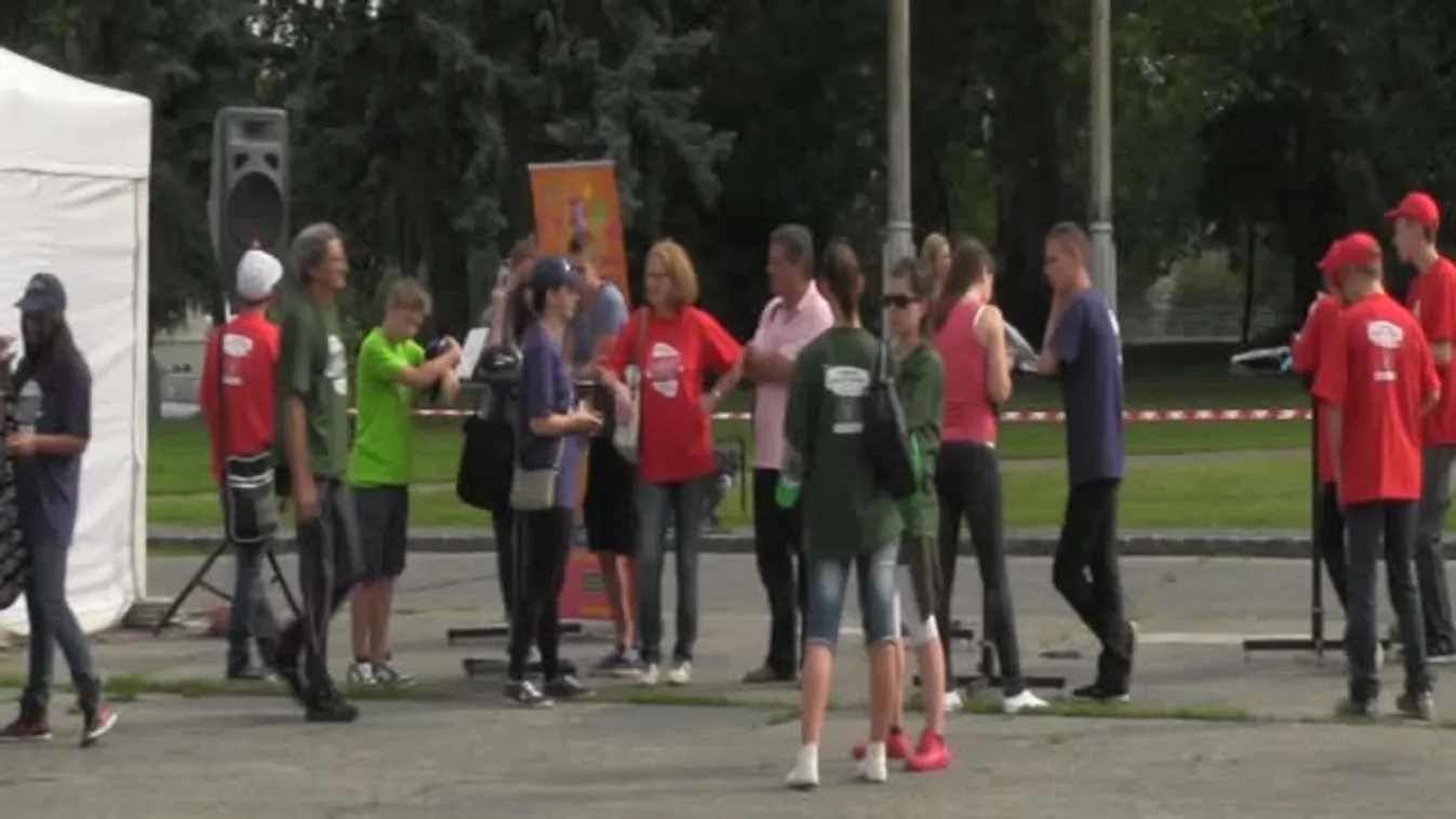 Londonig látszunk! - flashmob az 56-osok terén