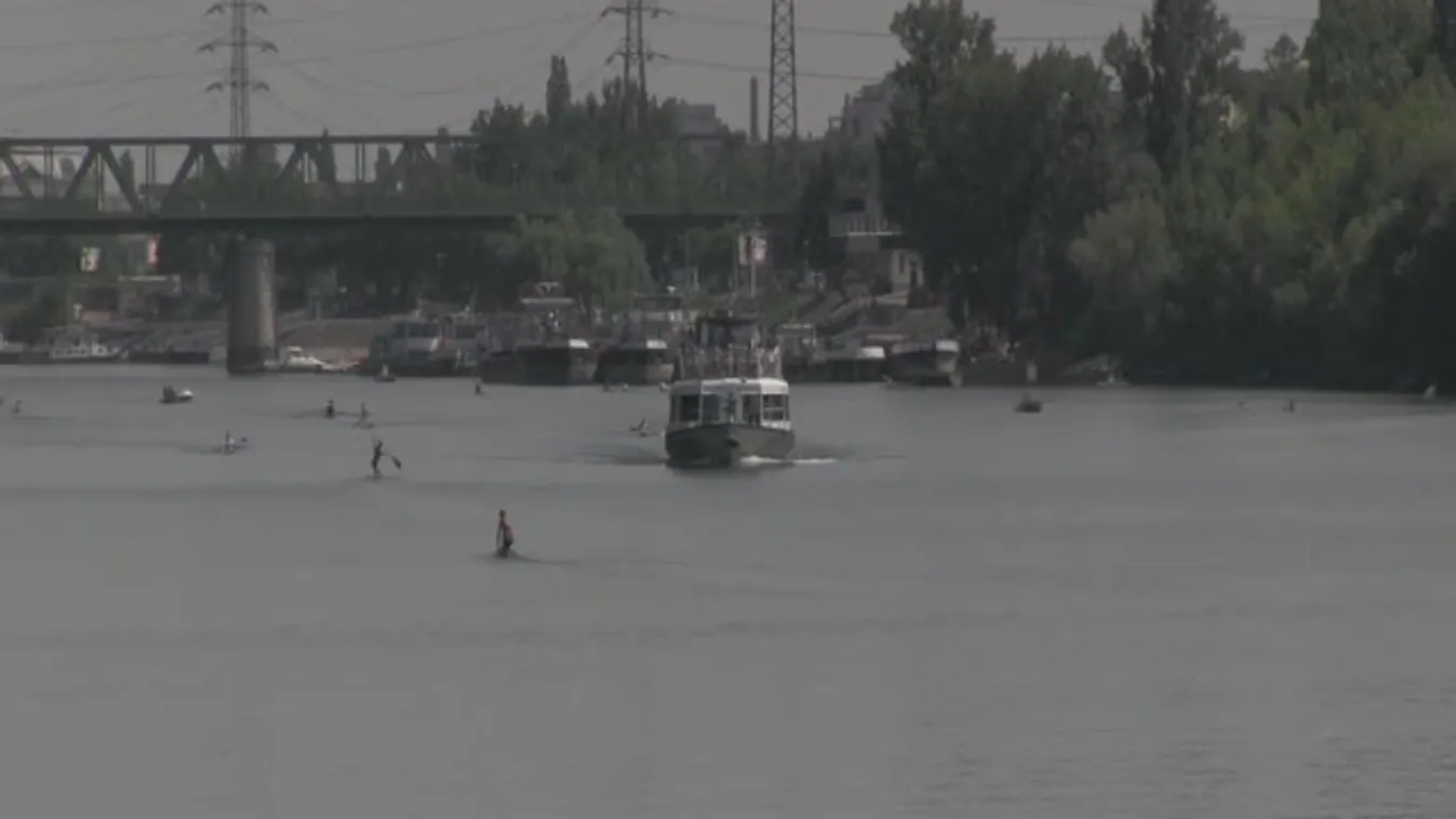 Több ezren utaztak hajóval két nap alatt