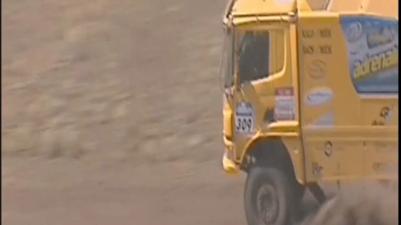 Kovács Miklós száguld a mamutgépek mezőnyében