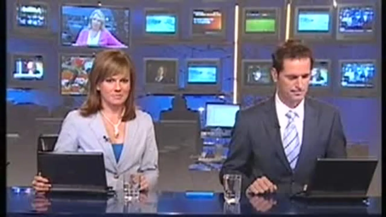 Percekig tapsoltak a szurkolók