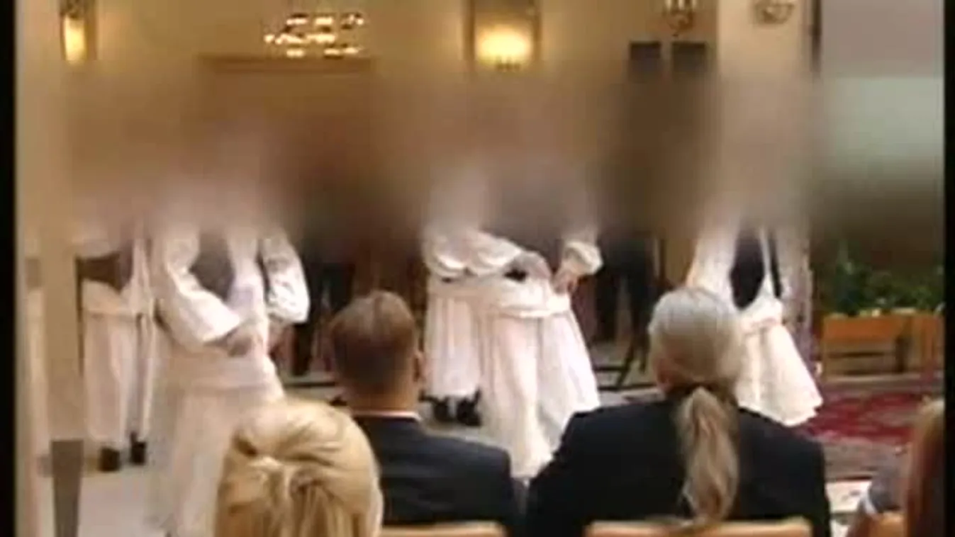 Komplex problémára komplex válasz kell