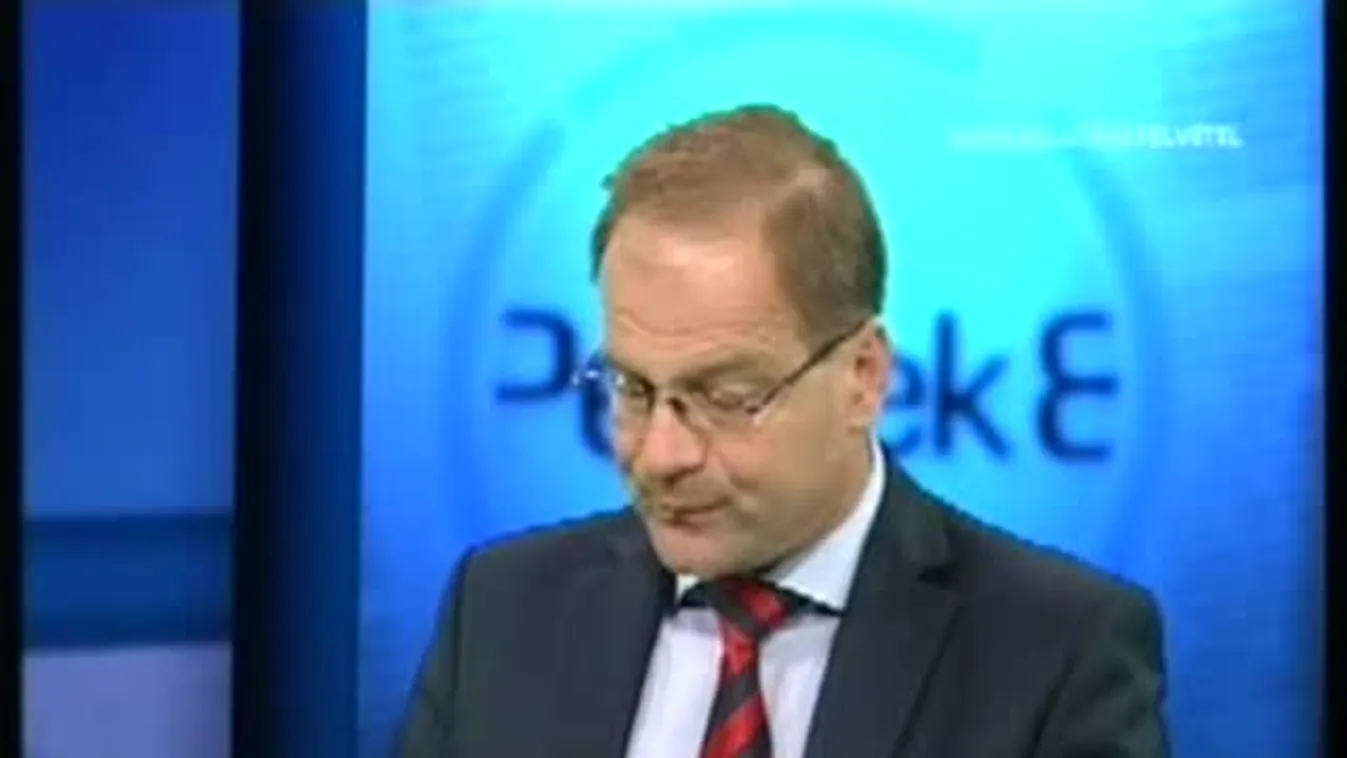 A Péntek8 vendége Navracsics Tibor