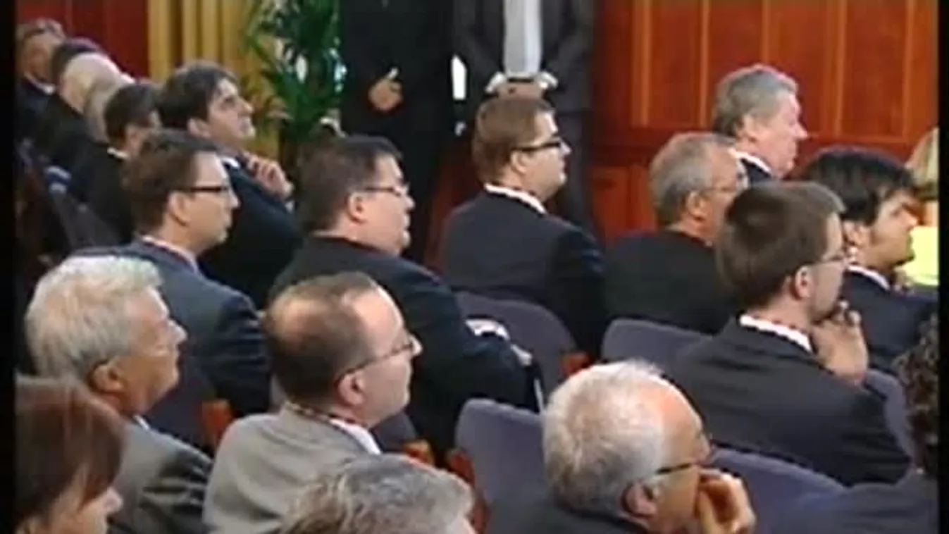 Orbán: A magyar válságkezelés rövid távon is sikerrel kecsegtet