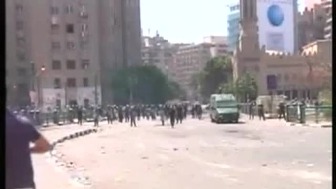 Iszlámellenes film: megtámadták a magyarok táborát