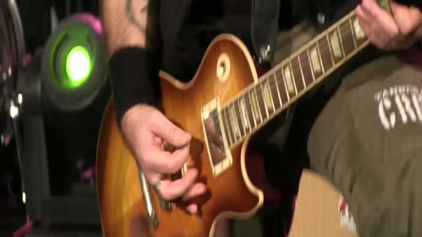 Az autópályán dübörögtek a Tankok