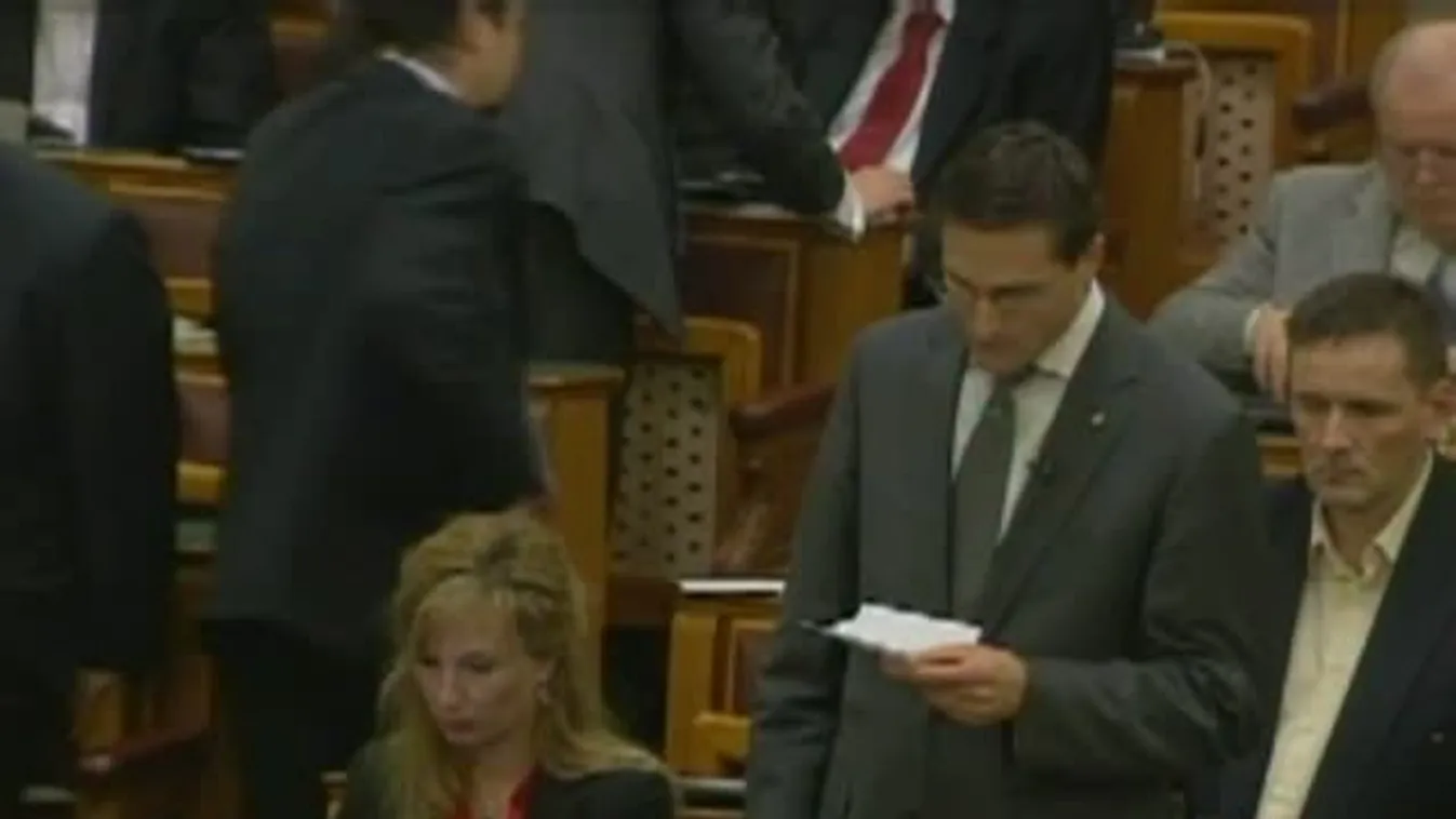 Sárga csillaggal tiltakoztak Gyöngyösi kijelentése ellen