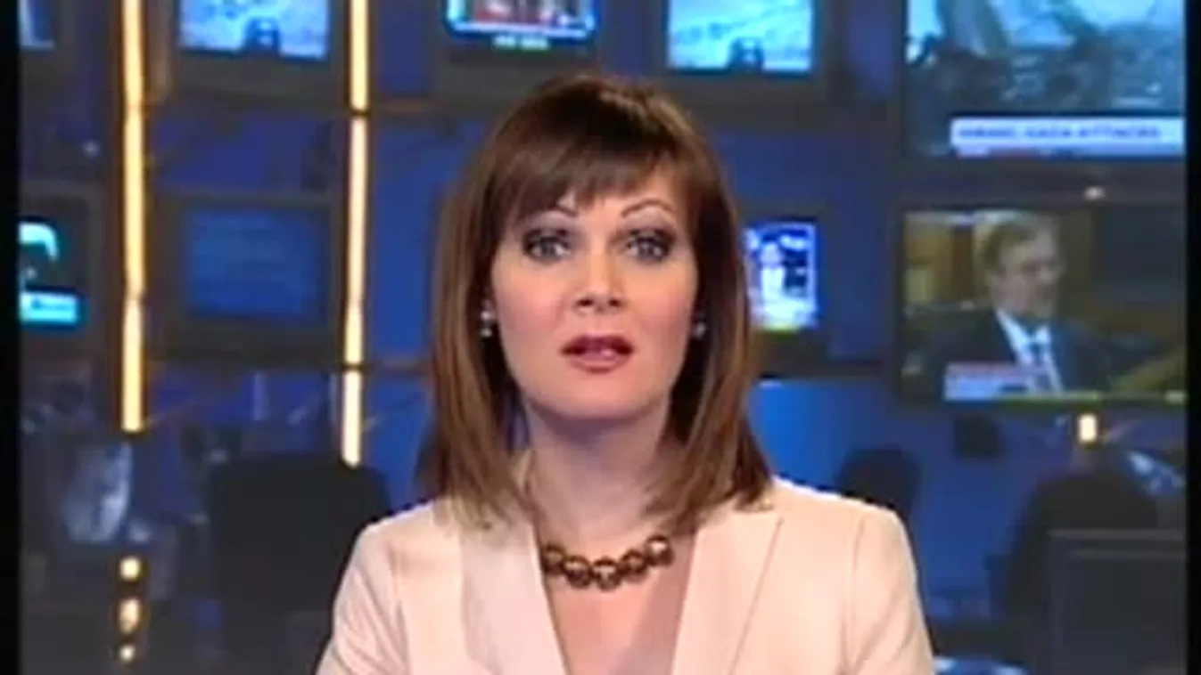 Redőnyzengető flashmobon ünnepelte a népköztársaságot az MSZP