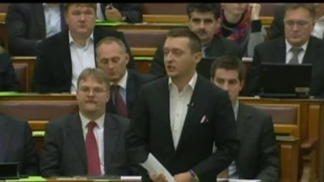 Rogán tisztességtelennek minősítette a sárga csekk összemosását a sárga csillaggal