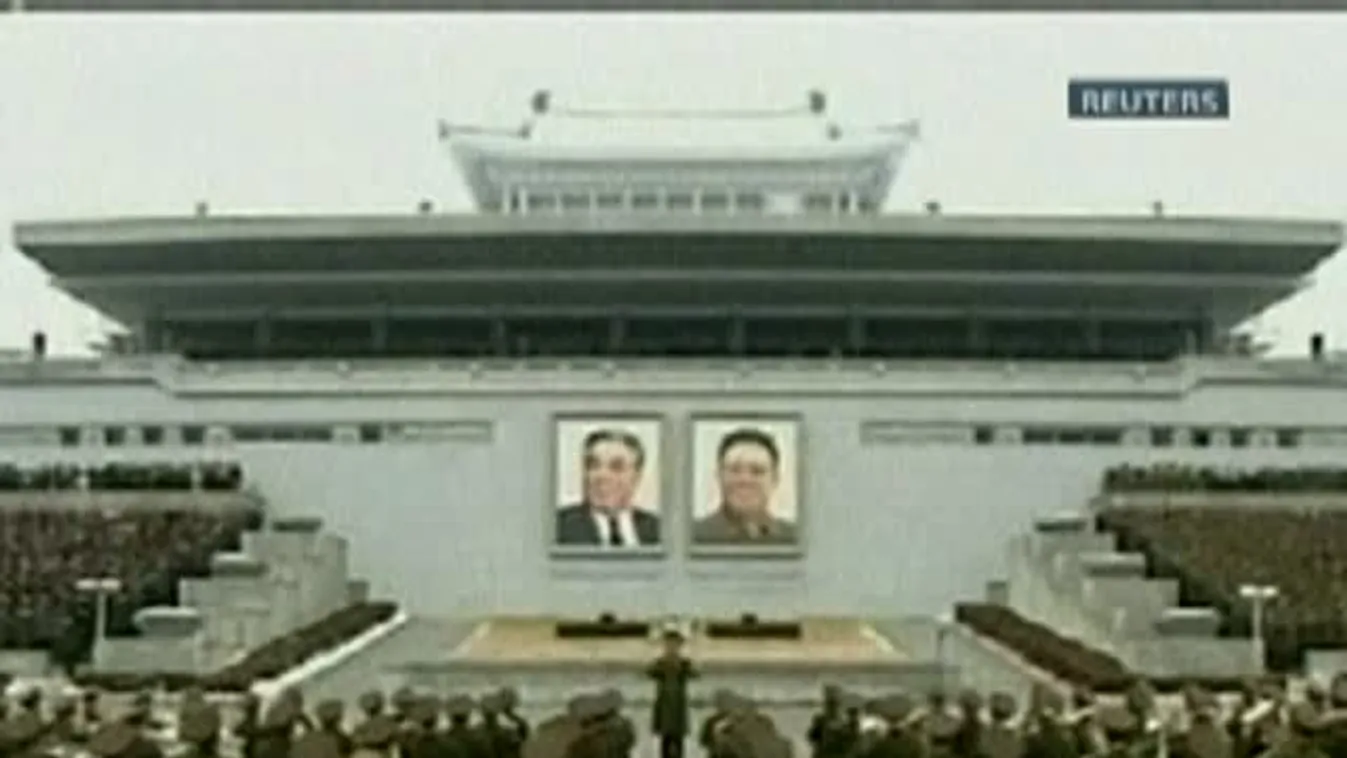 Naggyűléssel ünnepelték az első műholdat