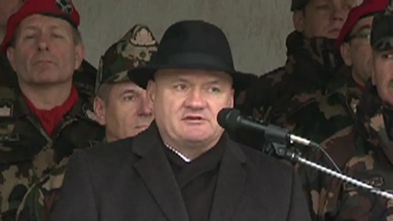 A honvédelmi miniszter a Tüzér fegyvernemi napon