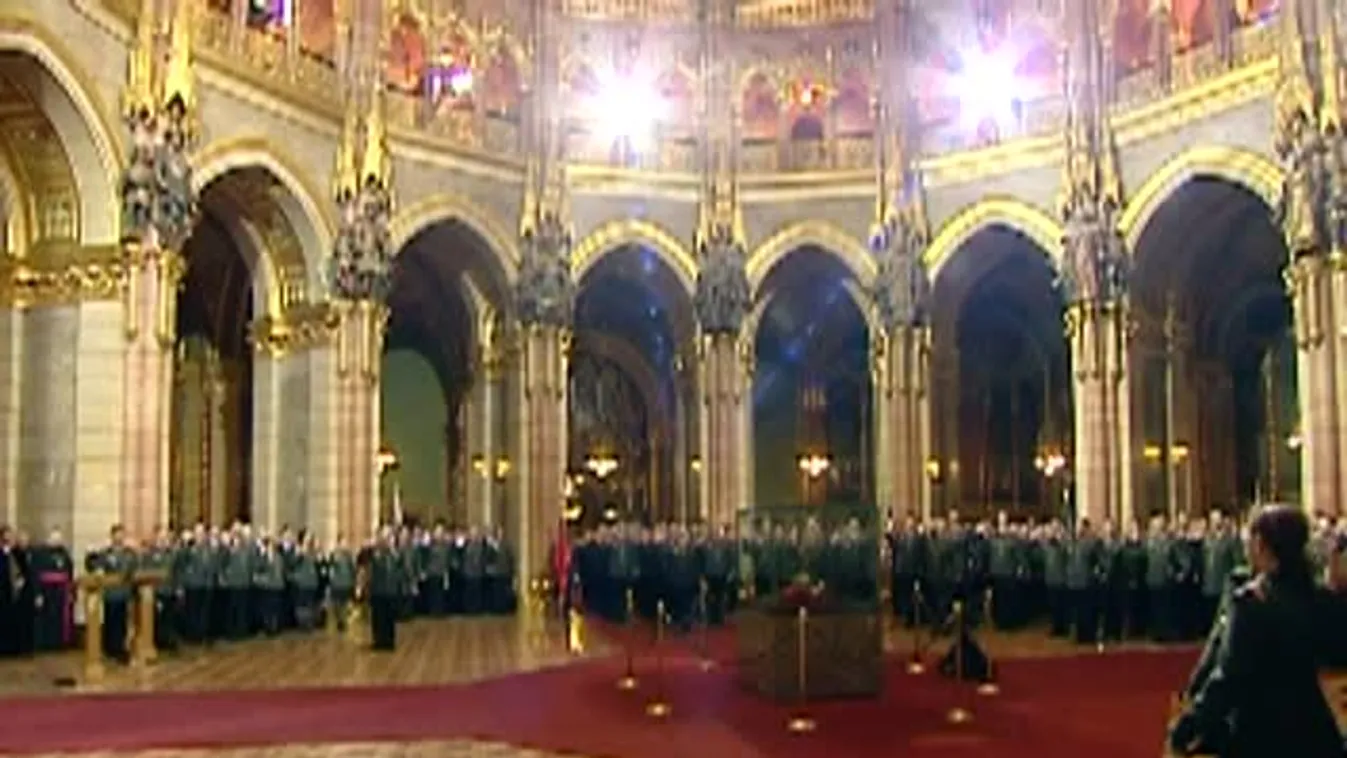 Letette ünnepélyes esküjét az Országgyűlési Őrség a Parlamentben