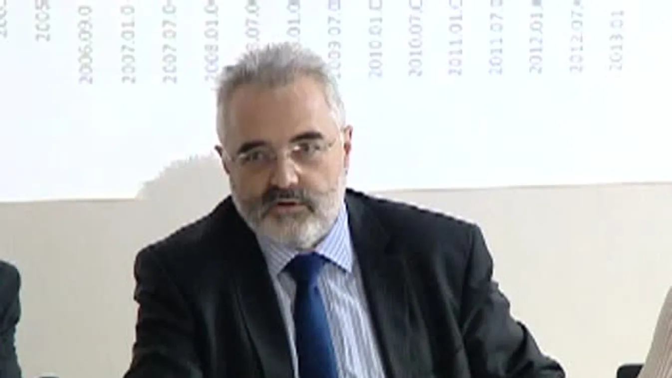 Kamatot csökkentett a diákhitel központ