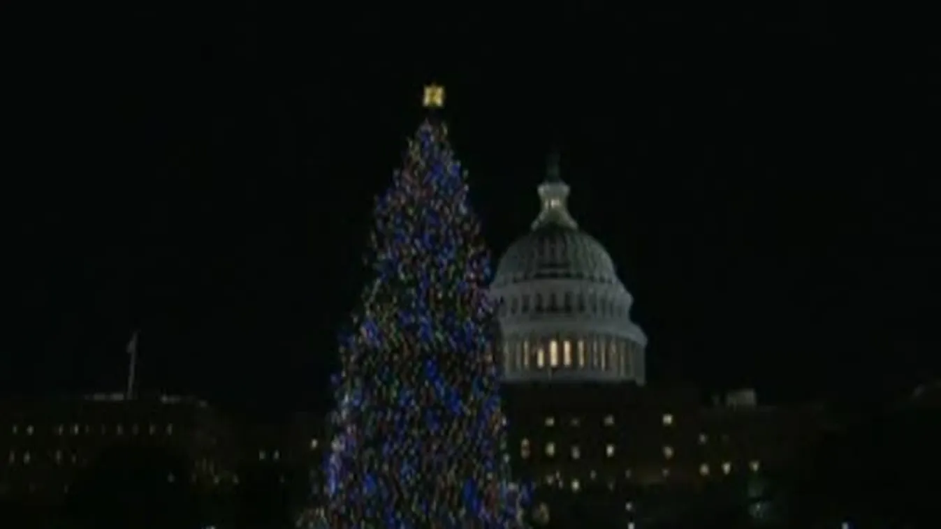 Karácsonyfa-állítás a Capitolium előtt