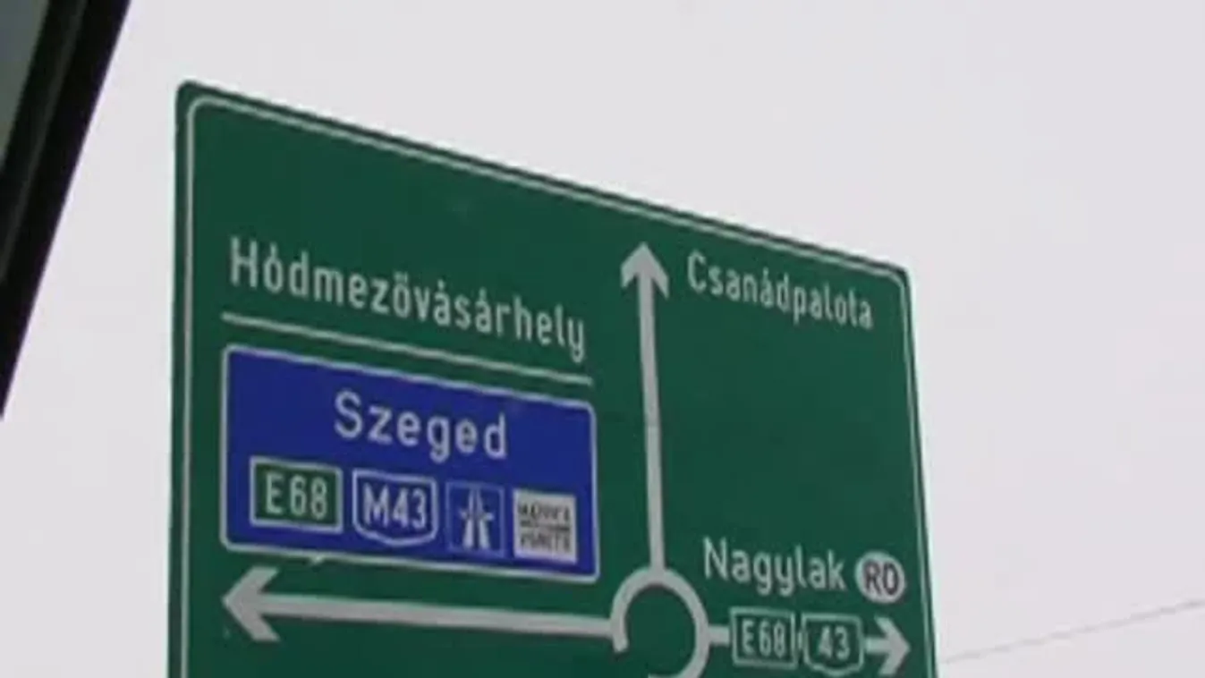 Autósok százai rekedtek a 43-as főúton