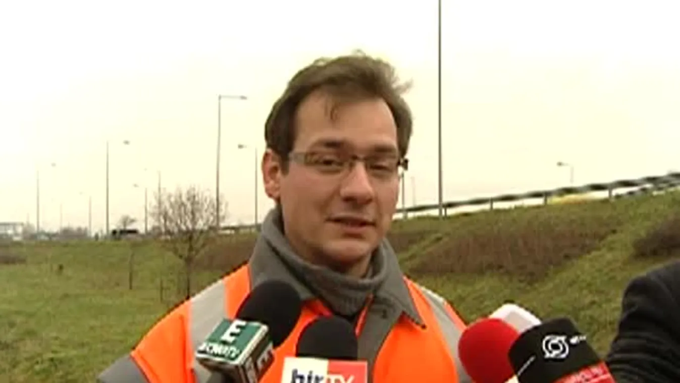 Egyedülálló forgalomtechnikai rendszer a 11-es főút M0-ás csomópontjánál