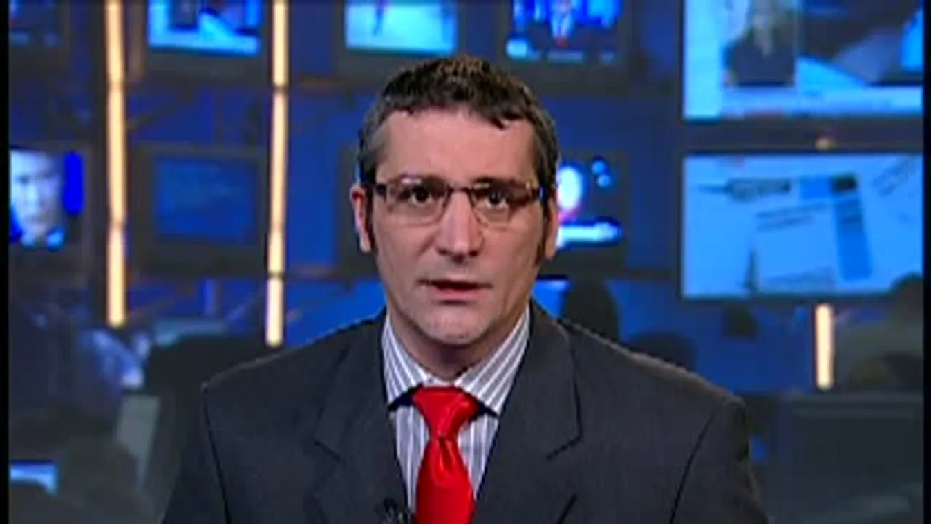 Meggyilkolt apja székébe ül