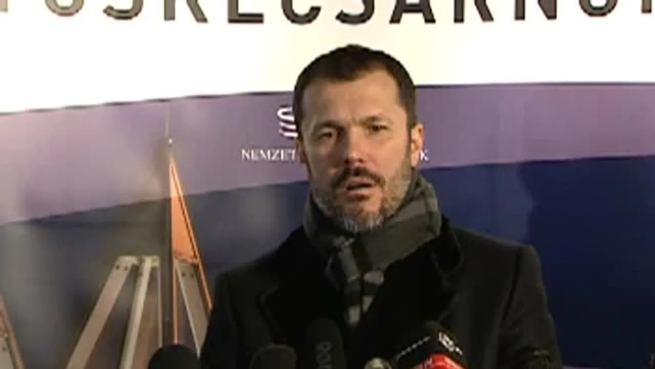 Uszoda épülhet a Tüskecsarnok mellé